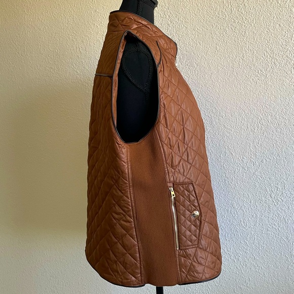 Chico’s • Stylish Quality Tan/Light Brown Rib Trim Quilted Vest - Picture 3 of 14